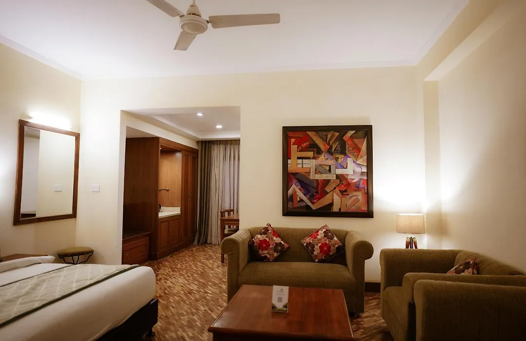 Hotel Green Castle Mall Road-1